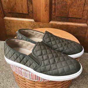 Steve Madden Olive ECNTRCQT Quilted Slip-On Sneakers Size 10M
